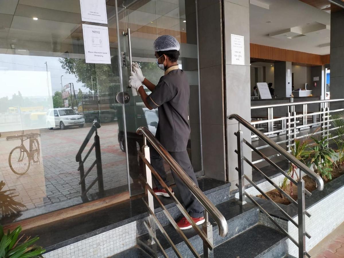 Hotel Satkar Chhatral Exterior photo