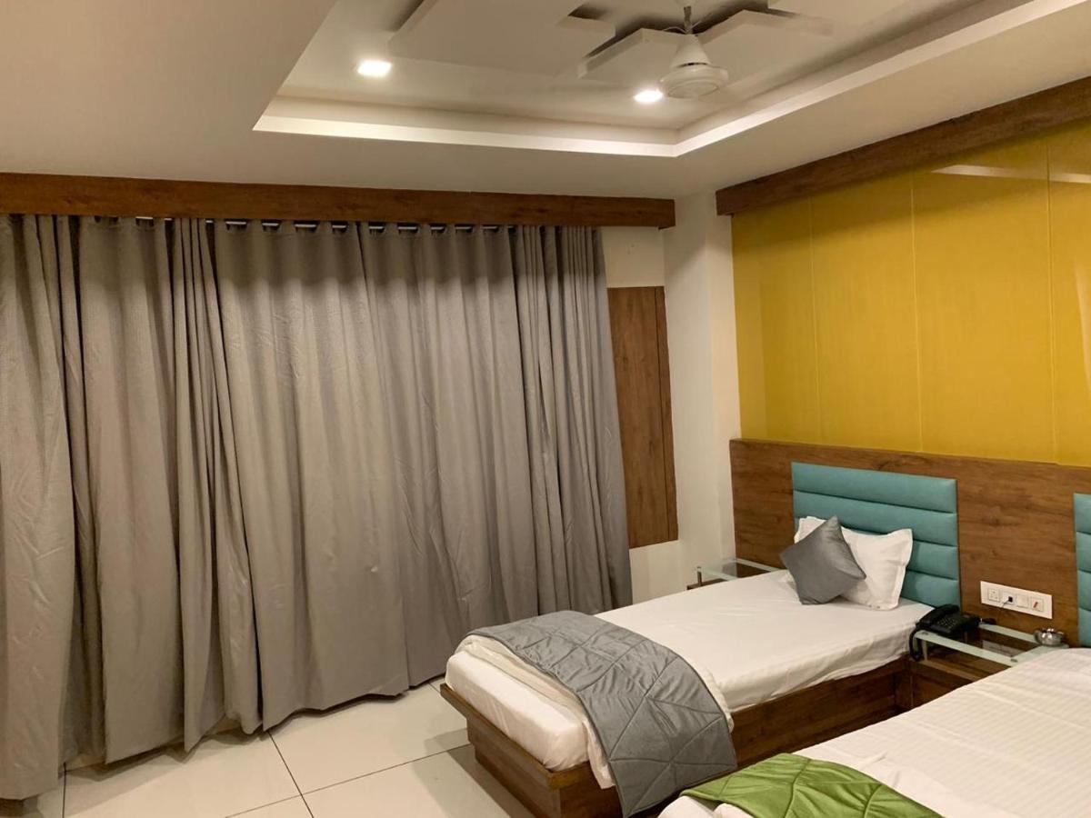 Hotel Satkar Chhatral Exterior photo